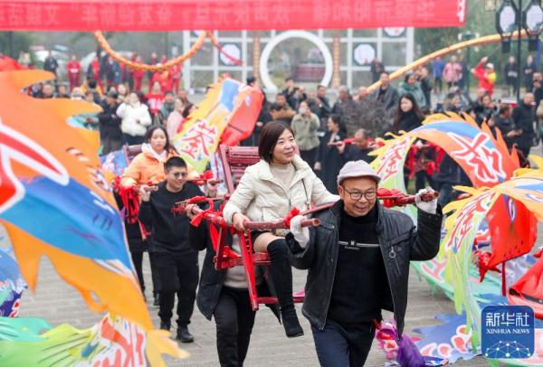 欢欢喜喜迎新年