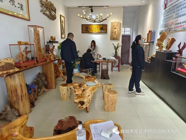 韩城市文化市场综合执法大队开展艺术品市场专项整治工作。