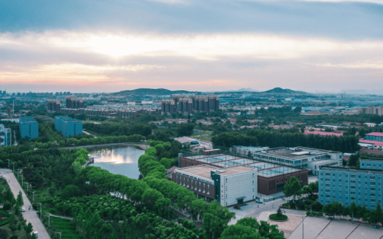 青岛城市学院校园一角