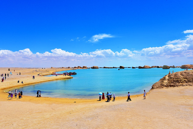 青海旅游攻略必去景点大全（青海必去十大旅游景点）