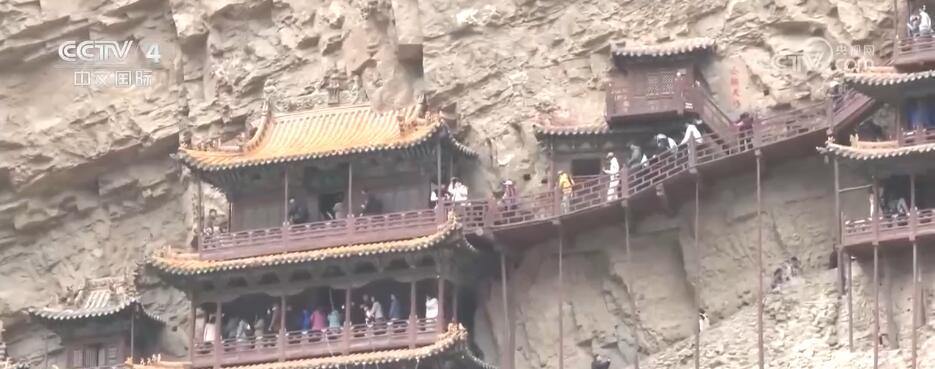 多个旅游热门目的地迎来客流高峰 入境游热度持续攀升