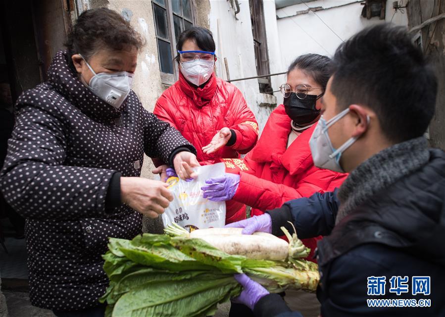 （新华全媒头条·图文互动）（17）英雄的城市，英雄的人民——写在武汉疫情防控胶着对垒的关键时刻