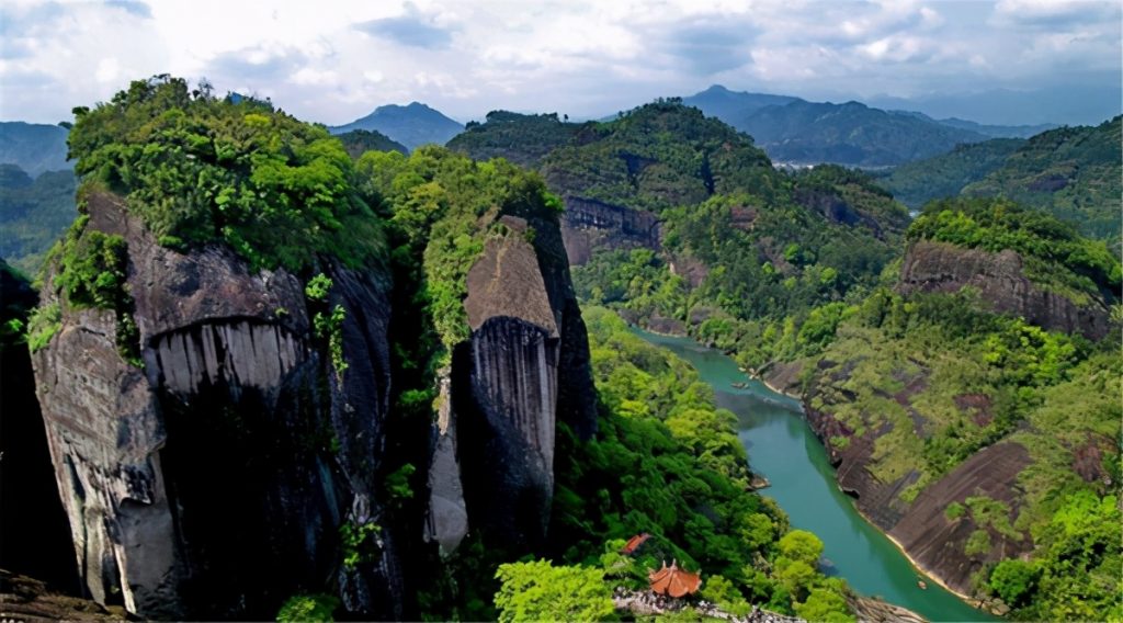 福建南平旅游景点大全排名（南平旅游必去十大景点）